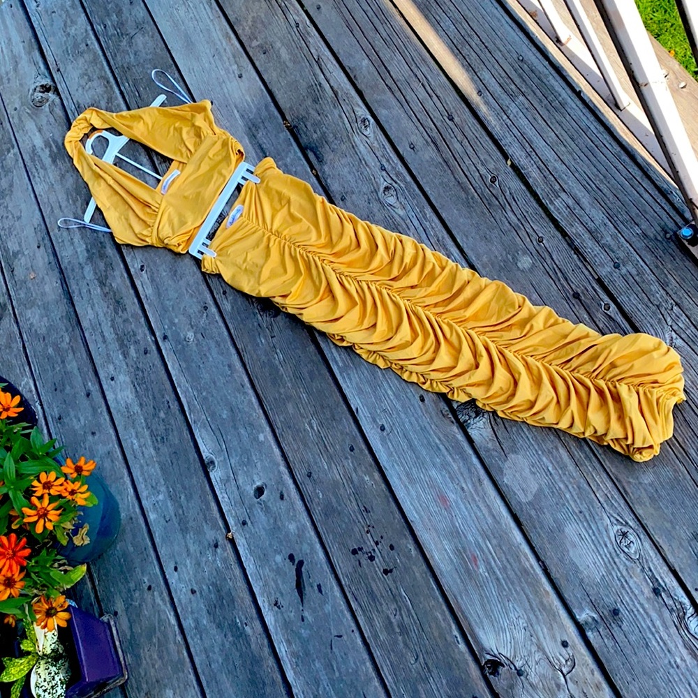 2 Piece Skirt Set 💛 Size Small